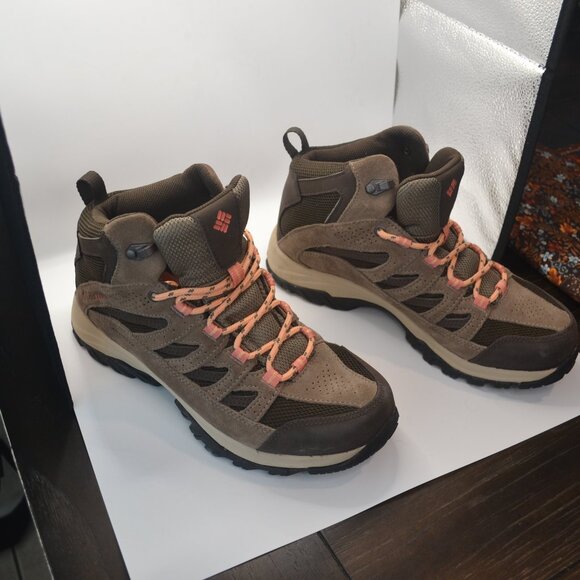Columbia Water Proof Hiking Shoes Trail boots  women size 9. Color Brown. - Picture 1 of 4